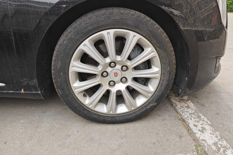 Used Cadillac XTS 2015 28T Comfort Model Right Front Wheel Hub
