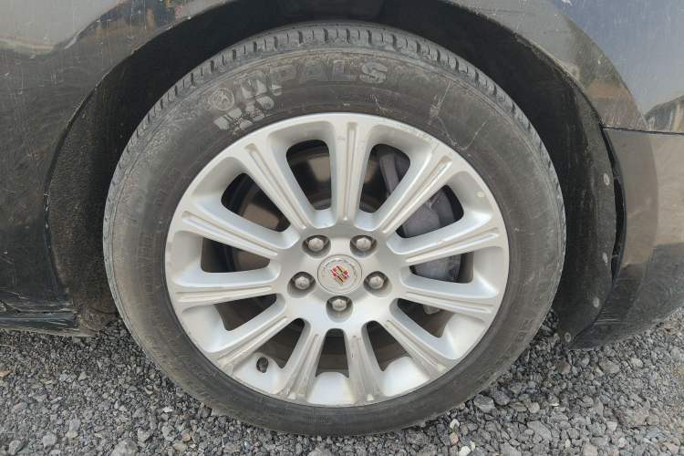 Used Cadillac XTS 2015 28T Comfort Model Right Front Wheel Hub