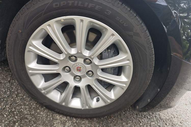 Used Cadillac XTS 2015 28T Elite Model Right Front Wheel Hub