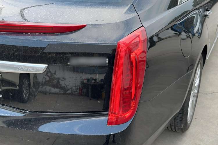 Used Cadillac XTS 2015 28T Comfort Model Right Rear Taillight