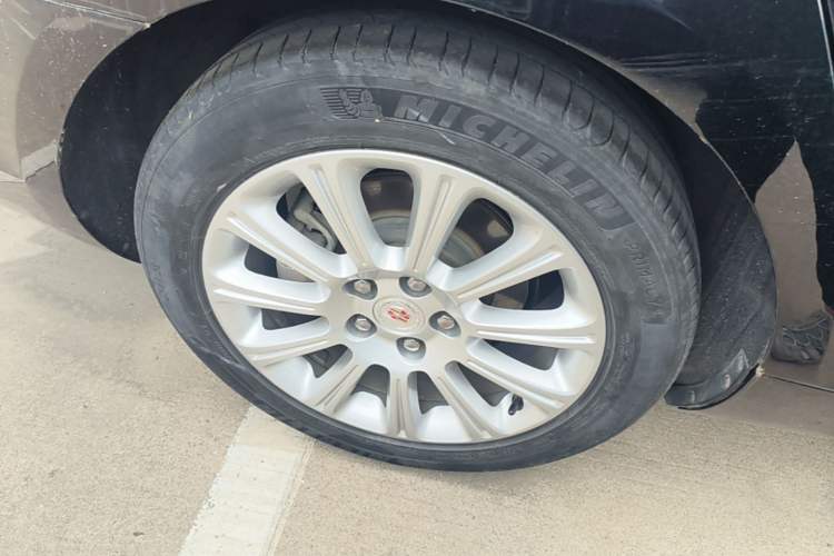 Used Cadillac XTS 2015 28T Comfort Model Right Rear Wheel Hub