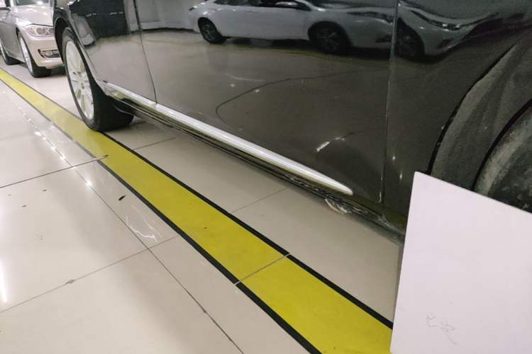 Used Cadillac XTS 2015 28T Comfort Model Right Side Sill
