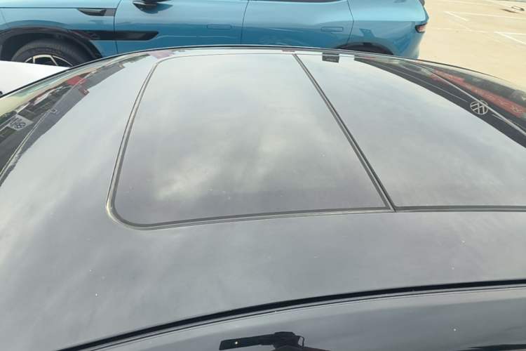 Used Cadillac XTS 2015 28T Comfort Model Roof