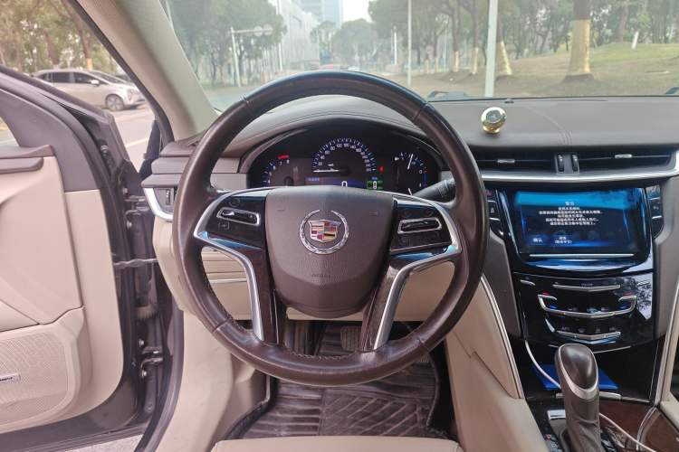 Used Cadillac XTS 2015 28T Comfort Model Steering Wheel