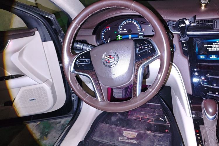 Used Cadillac XTS 2015 28T Comfort Model Steering Wheel