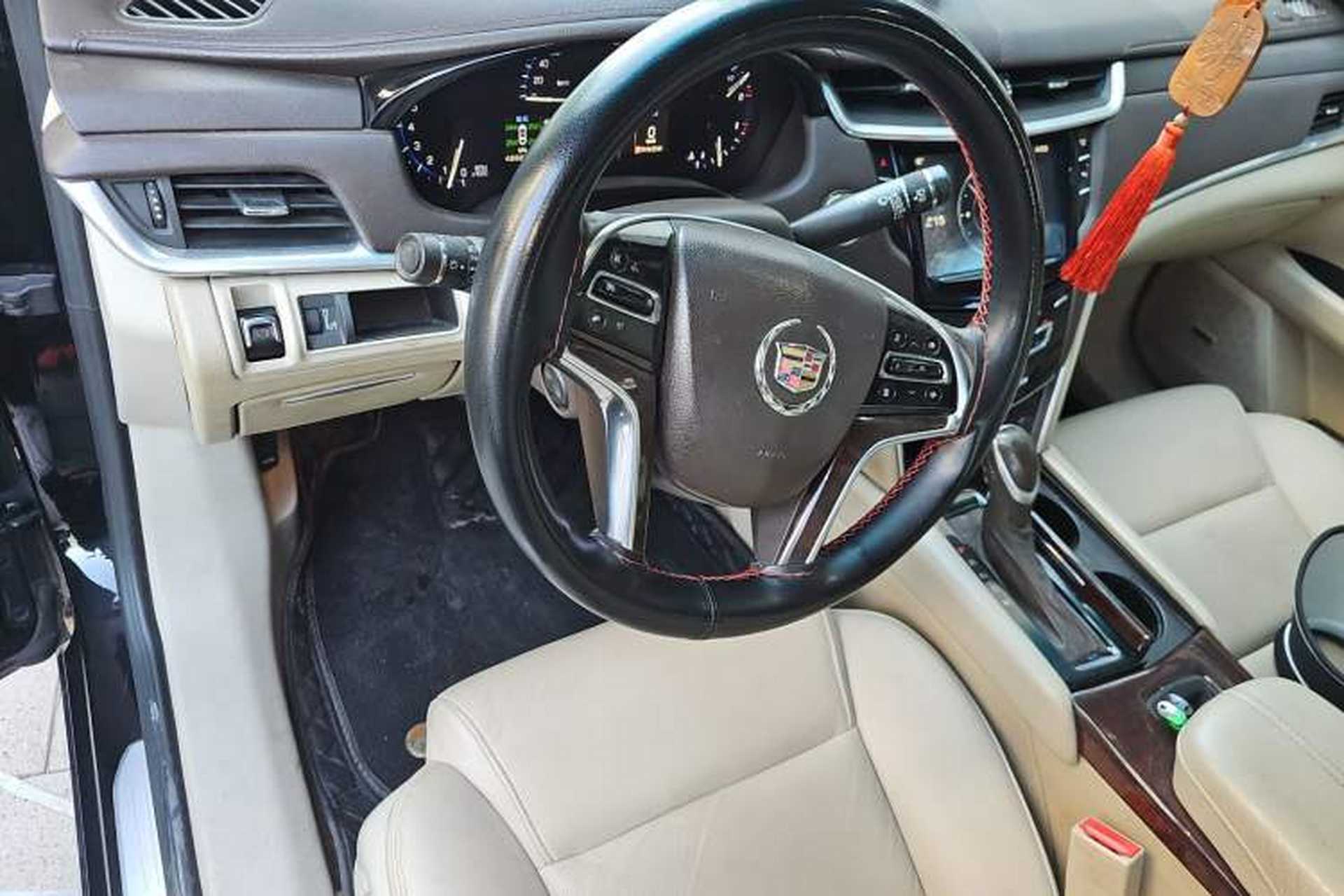 Used Cadillac XTS 2015 28T Comfort Model Steering Wheel