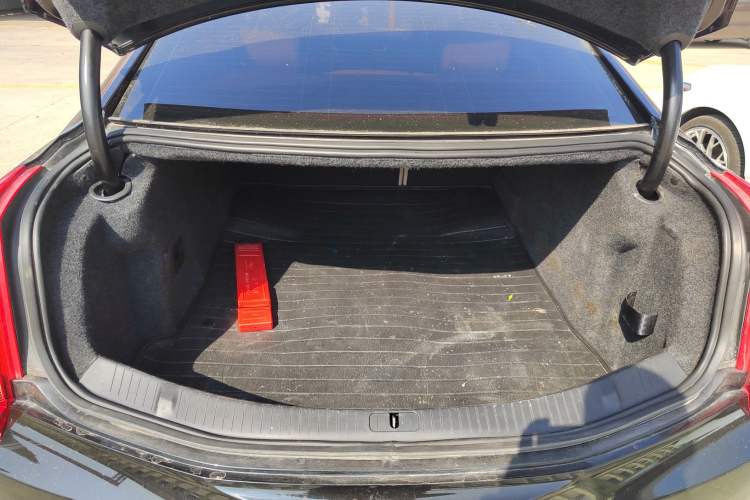 Used Cadillac XTS 2015 28T Comfort Model Trunk