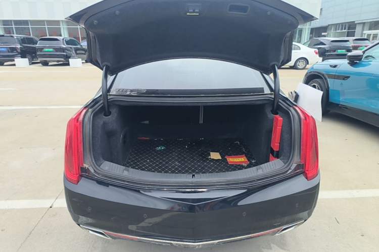Used Cadillac XTS 2015 28T Comfort Model Trunk