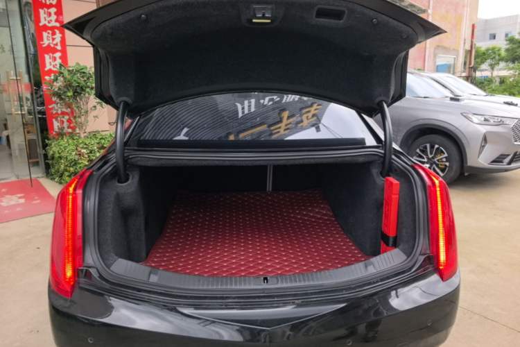 Used Cadillac XTS 2015 28T Comfort Model Trunk