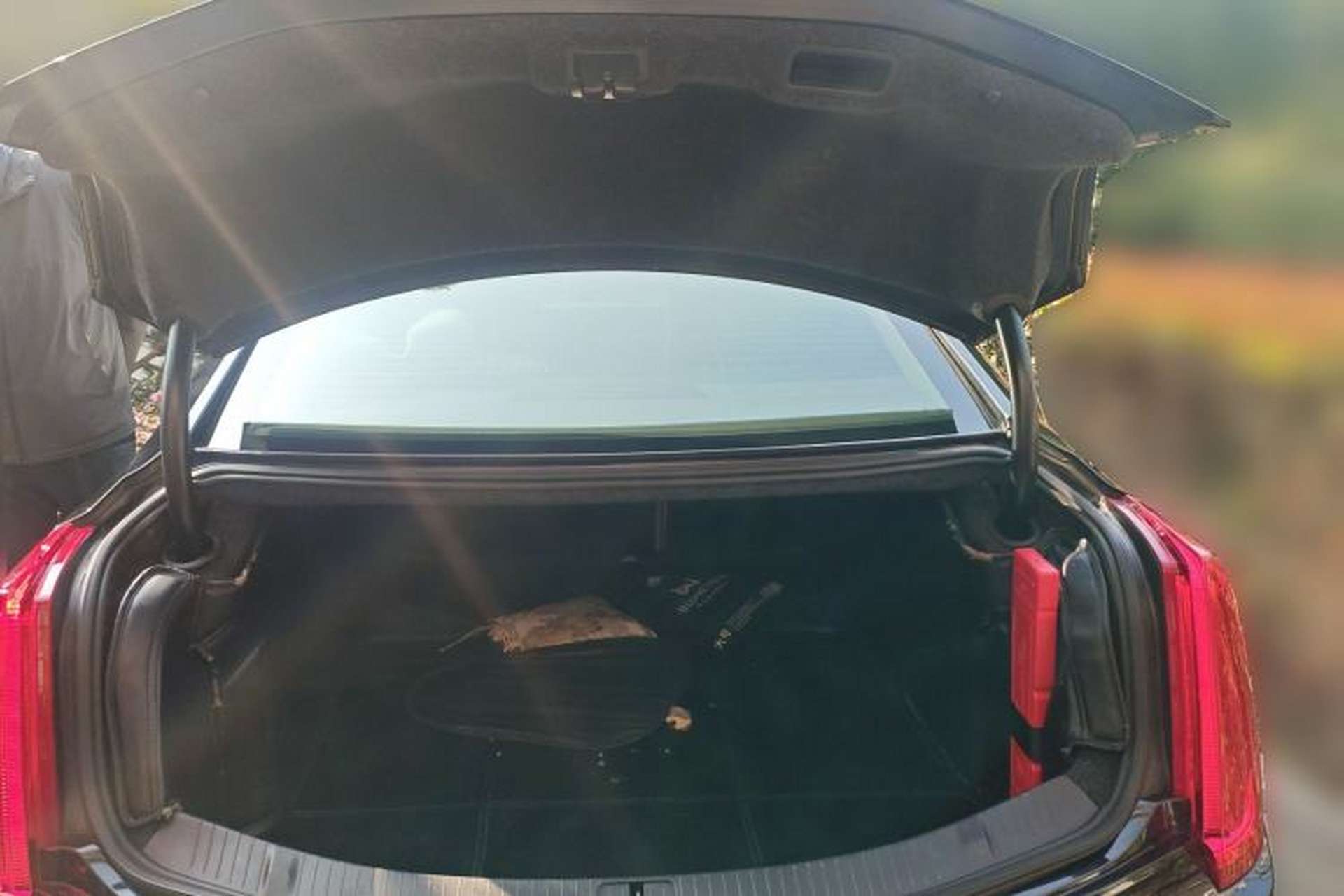 Used Cadillac XTS 2015 28T Comfort Model Trunk