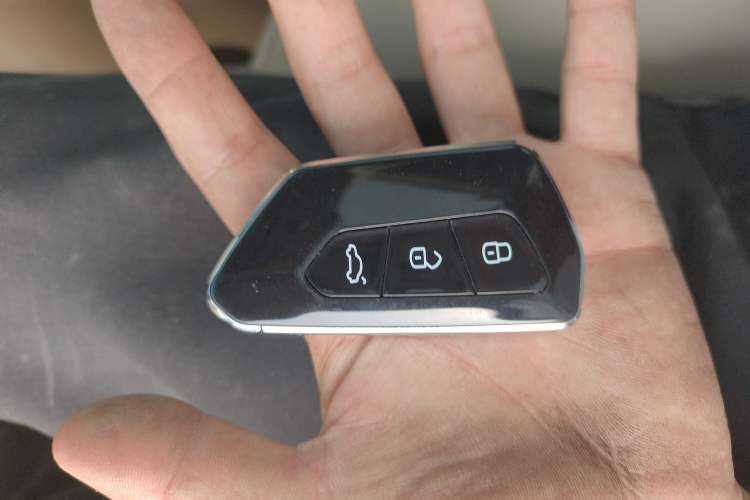 Used Cadillac XTS 2015 28T Comfort Model Vehicle Key