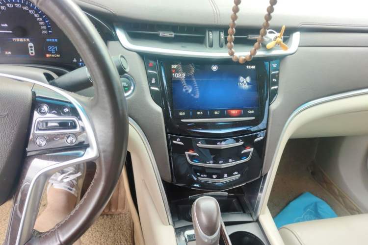Used Cadillac XTS 2015 28T Comfort Model Audio And AC Panel