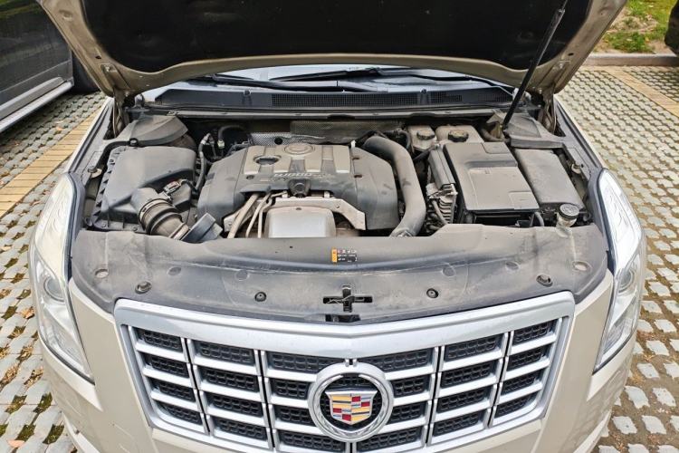 Used Cadillac XTS 2015 28T Luxury Model Engine Bay