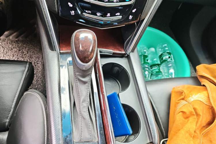Used Cadillac XTS 2015 28T Luxury Model Gear Lever
