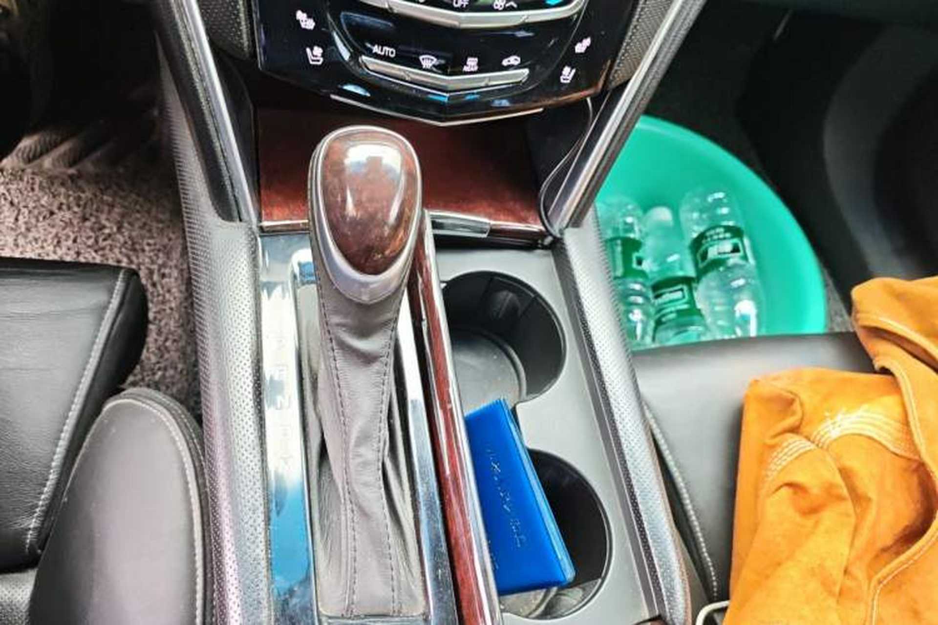 Used Cadillac XTS 2015 28T Luxury Model Gear Lever