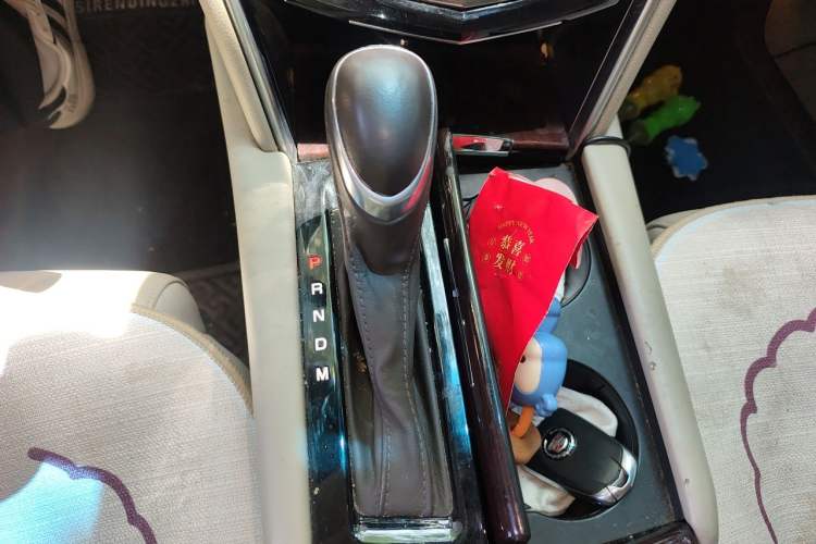 Used Cadillac XTS 2015 28T Comfort Model Gear Lever