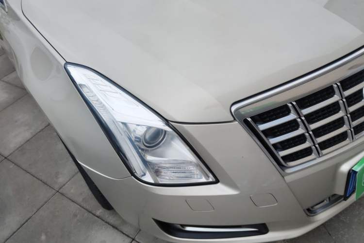 Used Cadillac XTS 2015 28T Comfort Model Right Front Headlight