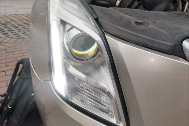 Used Cadillac XTS 2015 28T Luxury Model Right Front Headlight