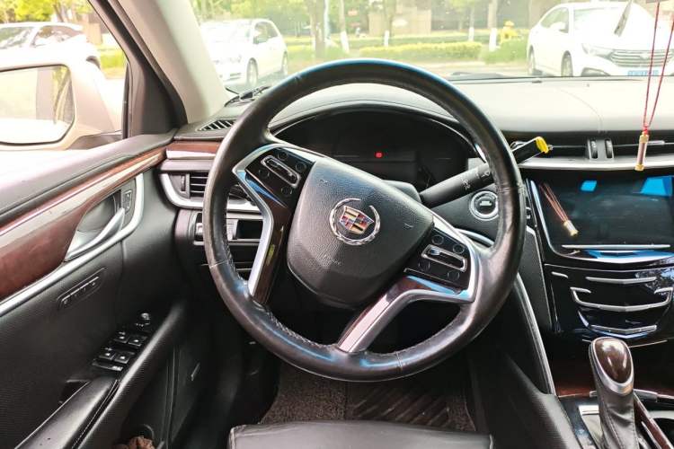 Used Cadillac XTS 2015 28T Luxury Model Steering Wheel