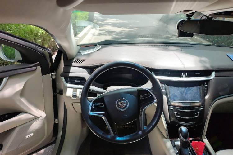 Used Cadillac XTS 2015 28T Comfort Model Steering Wheel