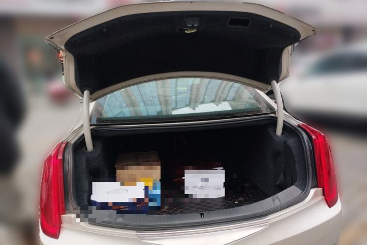 Used Cadillac XTS 2015 28T Luxury Model Trunk
