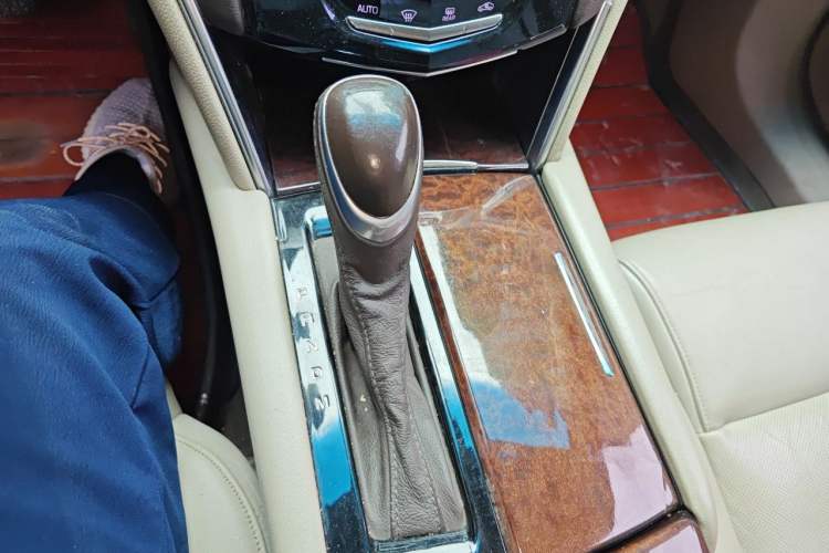 Used Cadillac XTS 2015 28T Comfort Model Gear Lever