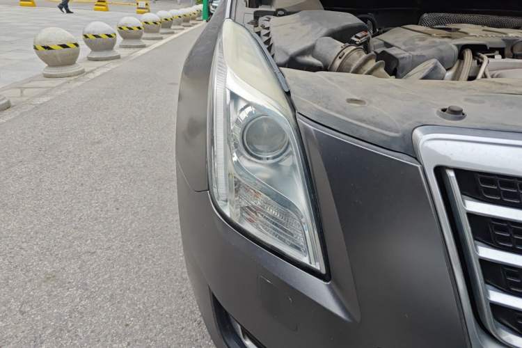 Used Cadillac XTS 2015 28T Comfort Model Right Front Headlight