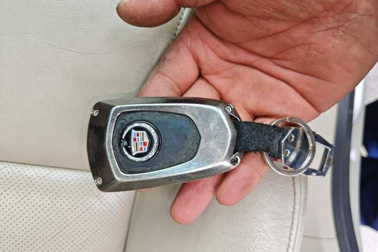 Used Cadillac XTS 2015 28T Comfort Model Vehicle Key