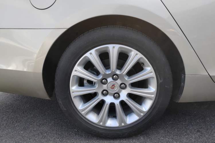 Used Cadillac XTS 2015 28T Comfort Model Right Rear Wheel Hub
