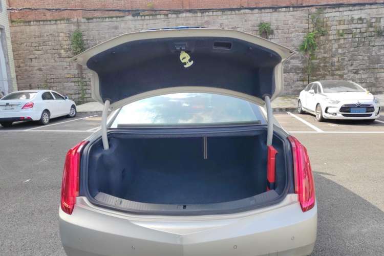 Used Cadillac XTS 2015 28T Comfort Model Trunk