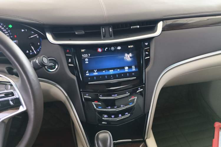 Used Cadillac XTS 2015 28T Comfort Model Audio And AC Panel