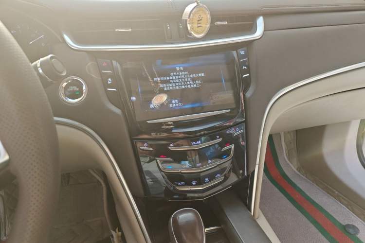 Used Cadillac XTS 2015 28T Comfort Model Audio And AC Panel