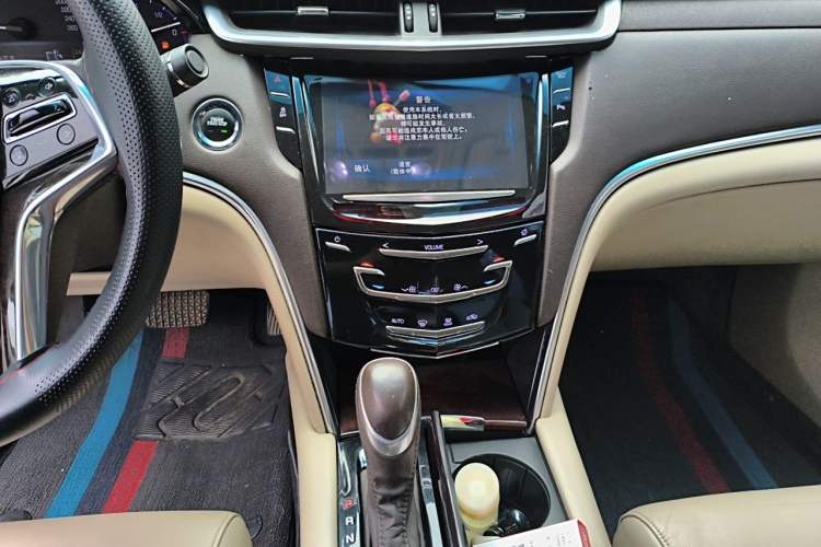 Used Cadillac XTS 2015 28T Comfort Model Audio And AC Panel