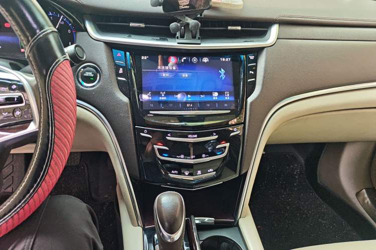 Used Cadillac XTS 2015 28T Comfort Model Audio And AC Panel