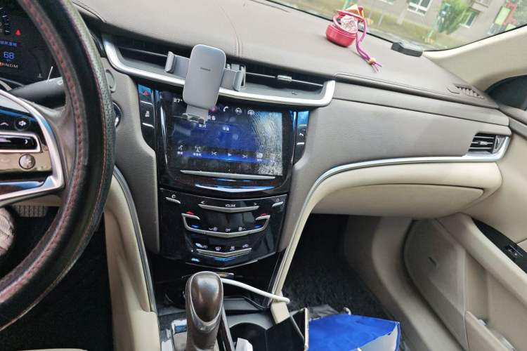 Used Cadillac XTS 2015 28T Comfort Model Audio And AC Panel