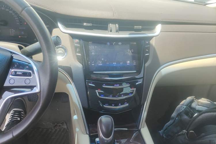 Used Cadillac XTS 2015 28T Comfort Model Audio And AC Panel