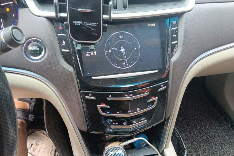 Used Cadillac XTS 2015 28T Comfort Model Audio And AC Panel