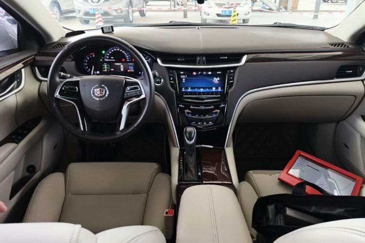 Used Cadillac XTS 2015 28T Comfort Model Center Console