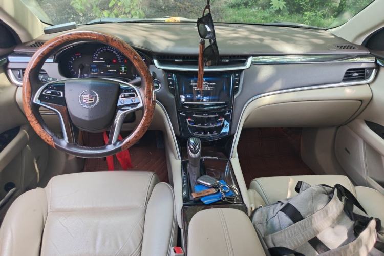 Used Cadillac XTS 2015 28T Comfort Model Center Console