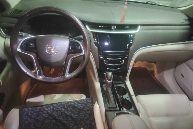 Used Cadillac XTS 2015 28T Comfort Model Center Console