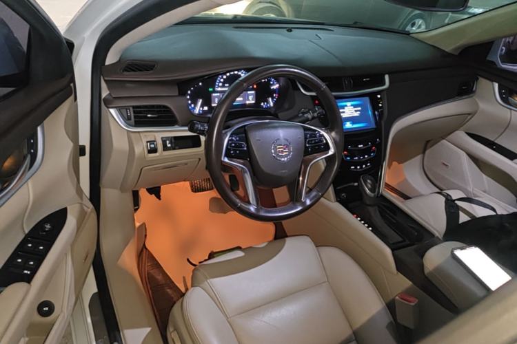 Used Cadillac XTS 2015 28T Comfort Model Center Console
