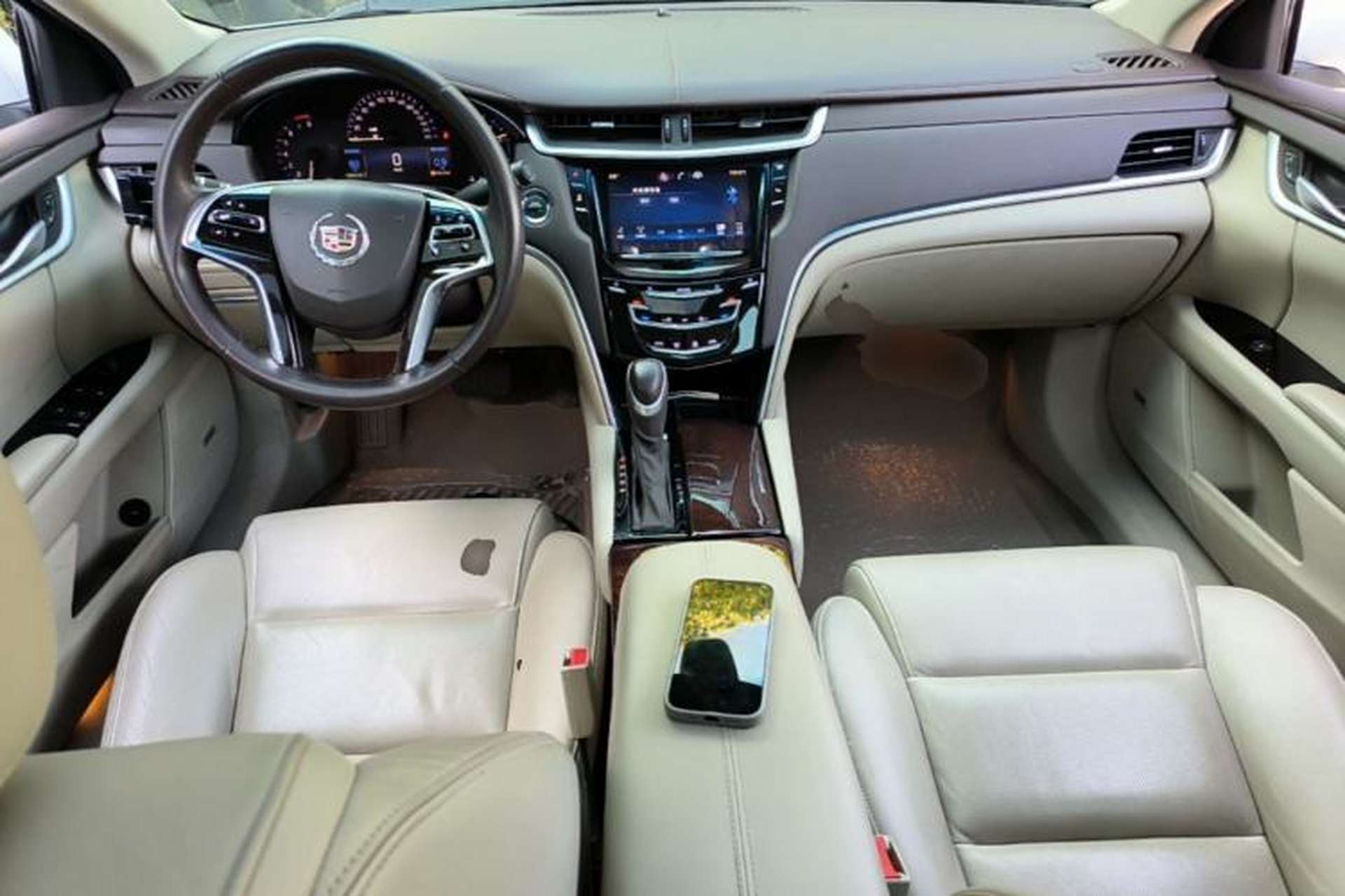 Used Cadillac XTS 2015 28T Comfort Model Center Console