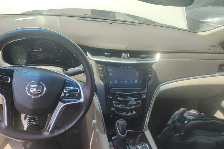 Used Cadillac XTS 2015 28T Comfort Model Center Console