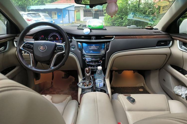 Used Cadillac XTS 2015 28T Elite Model Center Console