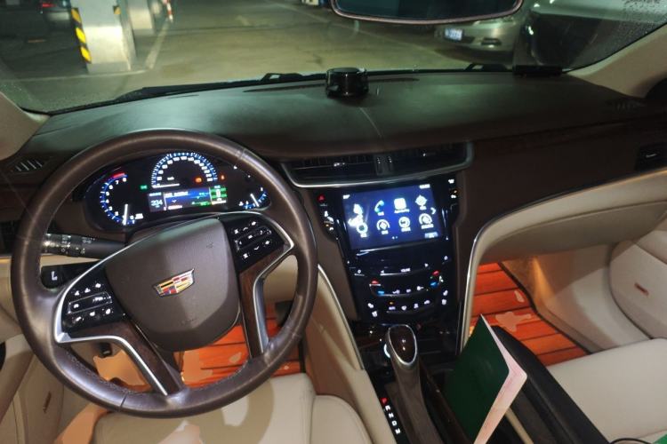 Used Cadillac XTS 2015 28T Luxury Model Center Console