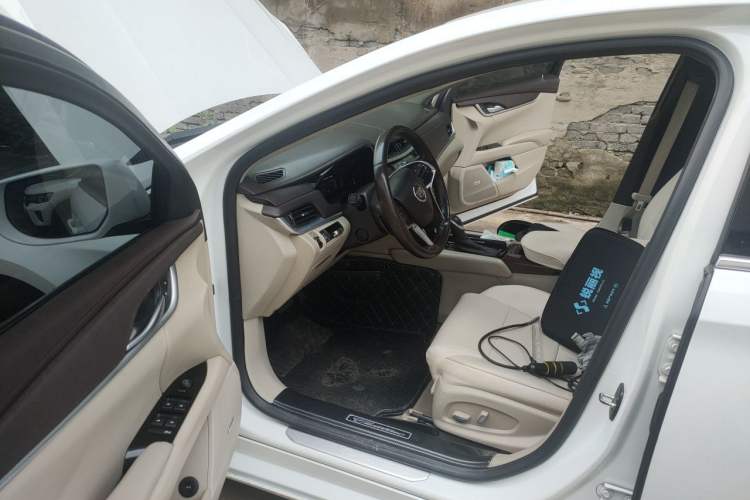 Used Cadillac XTS 2015 28T Comfort Model Driver Seat