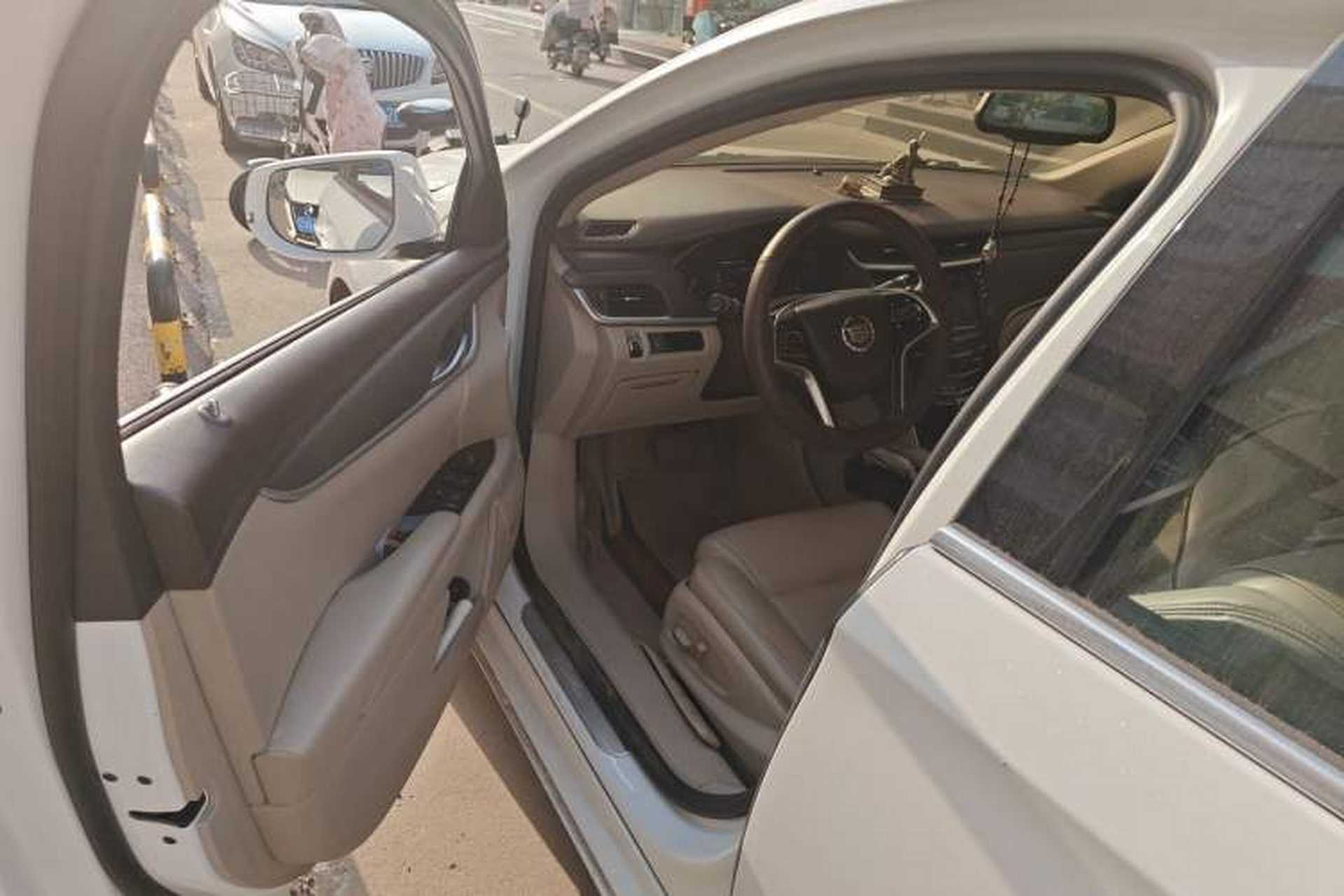 Used Cadillac XTS 2015 28T Comfort Model Driver Seat
