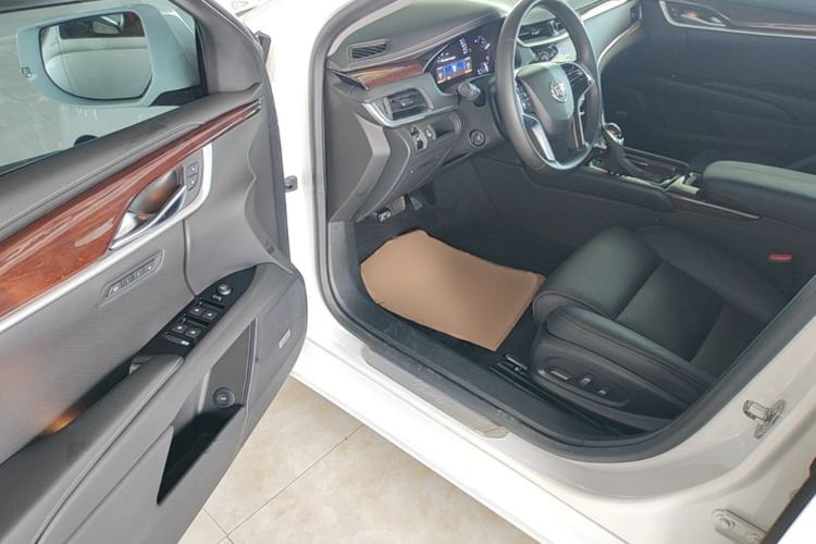 Used Cadillac XTS 2015 28T Luxury Model Driver Seat