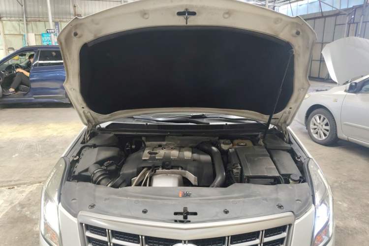 Used Cadillac XTS 2015 28T Comfort Model Engine Bay