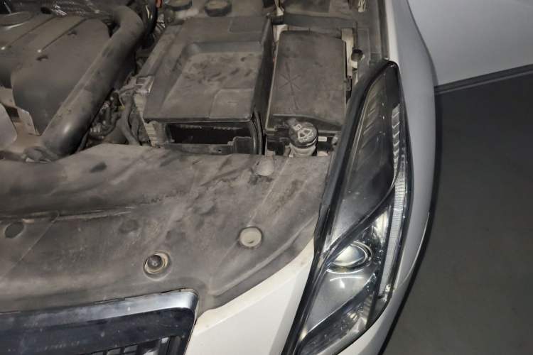 Used Cadillac XTS 2015 28T Comfort Model Engine Bay Left